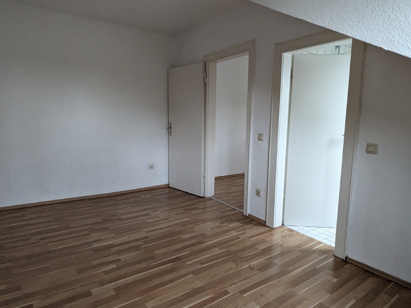 WILLKOMMEN! Top sanierte Singlewohnung! Garten! PKW-Stellplatz - Photo 4
