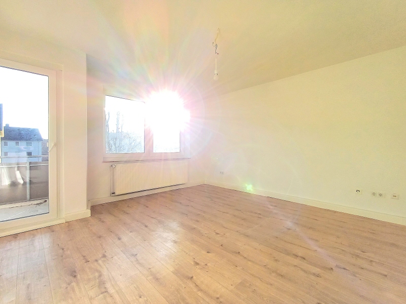 Lichtdurchflutete 3-Zimmer-Wohnung mit Einbauküche! - Photo 1