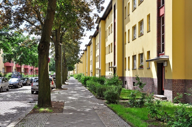 Wohnen in Friedrichsfelde: 2,5 Zimmer mit Top-Anbindung & Erholungsfaktor - Photo 2